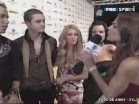 RBD EN LA ALFOMBRA DORADA DE LOS PREMIOS FOX SPORTS