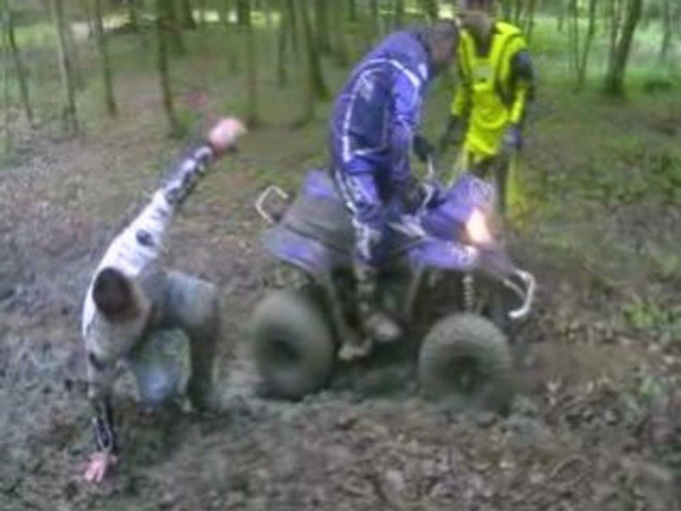 dans la boue !!