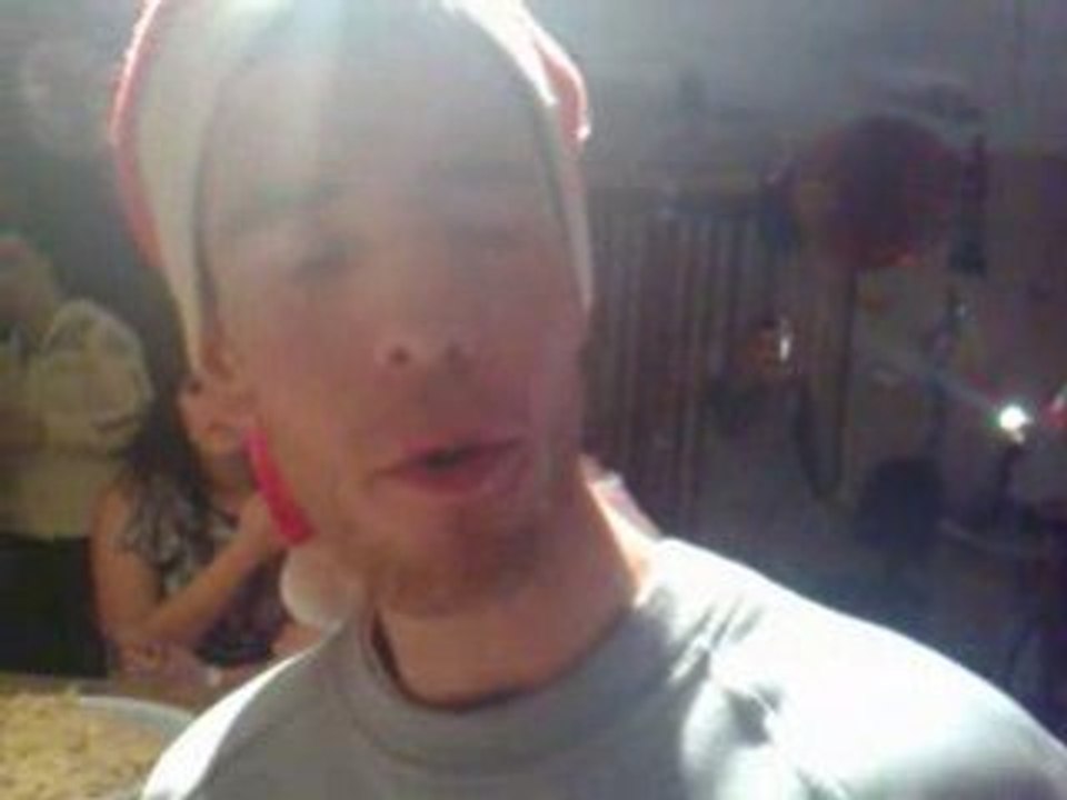 Nouvel an derniame familly. poisson se chauffe