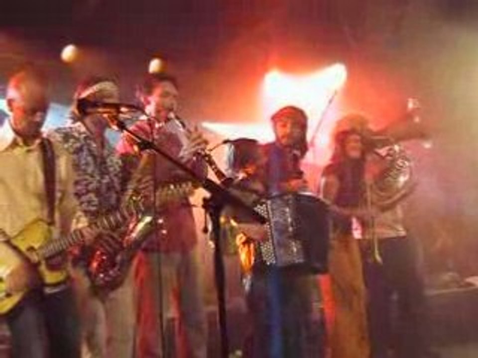 Les Blérots de R.A.V.E.L. : Le Phare à Toumélé