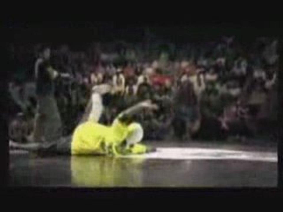 Hong_10_vs_Pelezinho_-_Red_Bull_BC_One_2005_-_High_Quality