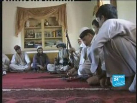 Pakistani border: Afghans patrolling