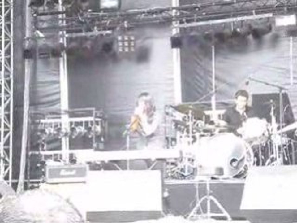 INA ICH CRACHE  FETE DE L HUMA 2008