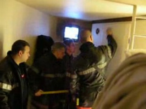 David enfermé dans les toilettes à raismes