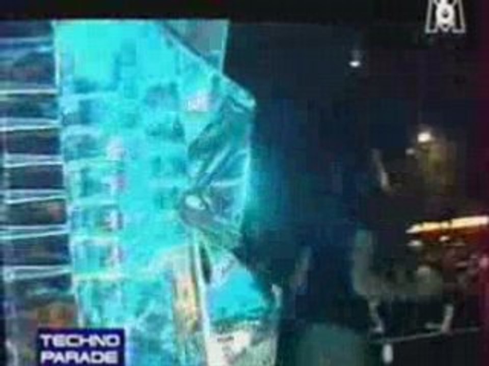 Laurent garnier @ techno parade 1998  (part 3)