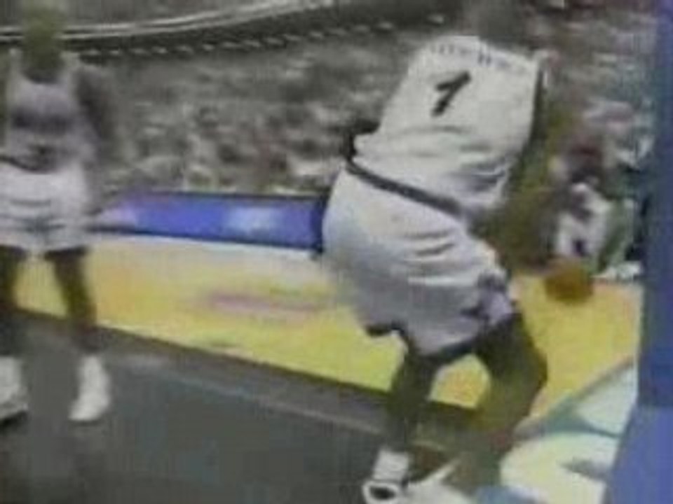 Penny Hardaway Dunks on Robert Horry (1995)
