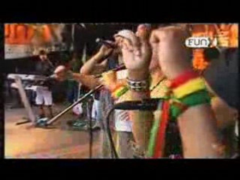 Ziggi - Move Hard (Live 2008)