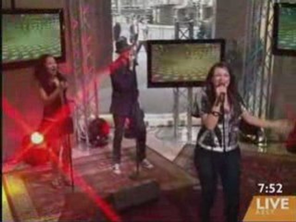 Ricki-Lee - Can't Touch It - live at Sunrise 17/09/08