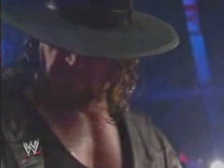 Randy orton gifle l'Undertaker   =D