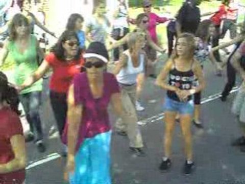 Biennale de la danse DANS LES TEMPS répète BRON