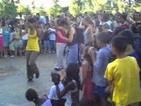 Biennale de la danse DANS LES TEMPS répète centre BRON