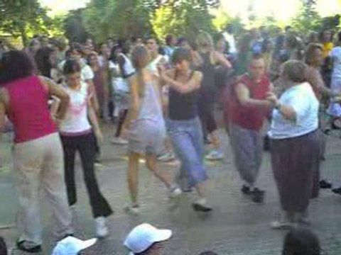 Biennale de la danse DANS LES TEMPS répète centre BRON