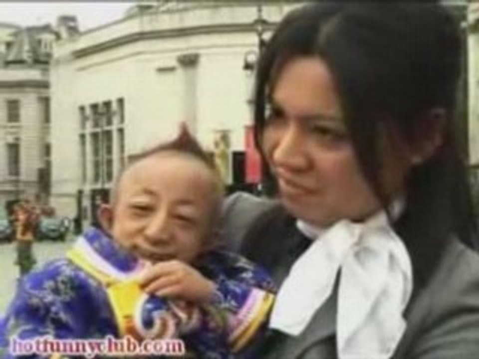 World's Smallest Man Meet Woman With Longest Legs