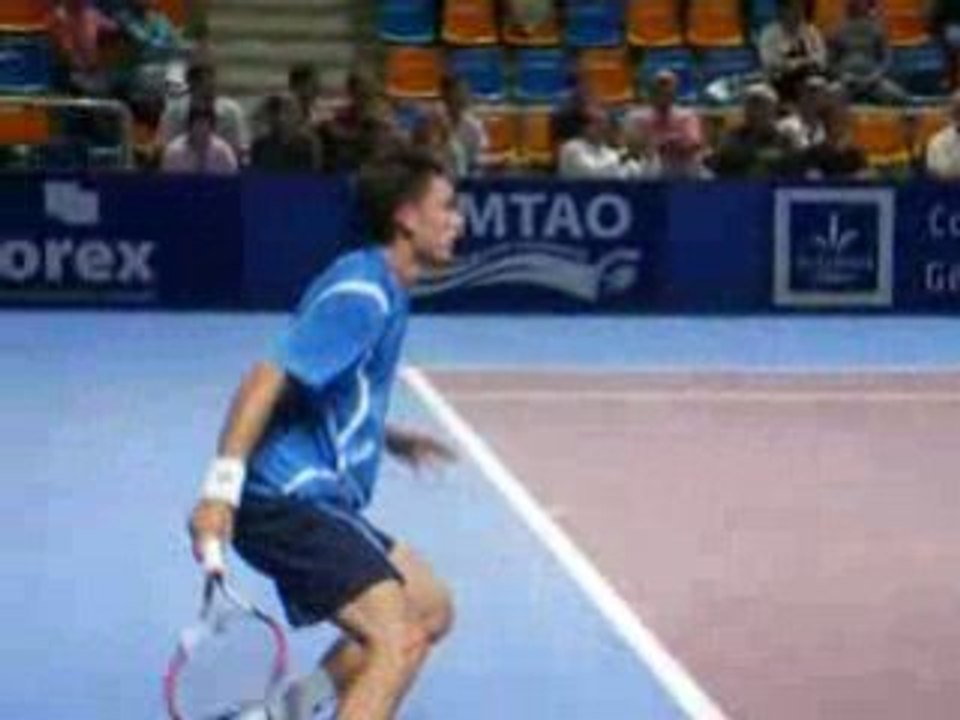 Nicolas MAHUT en plein match