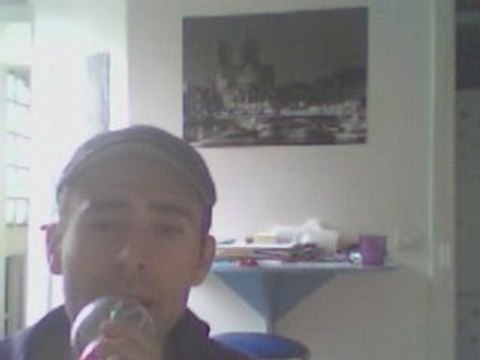 Wiwi égratigne La p'tite nana