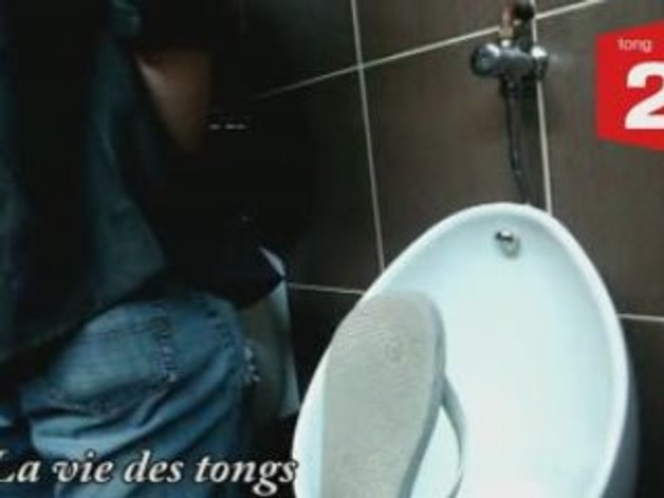 Teletong - La vie des tongs - pipi