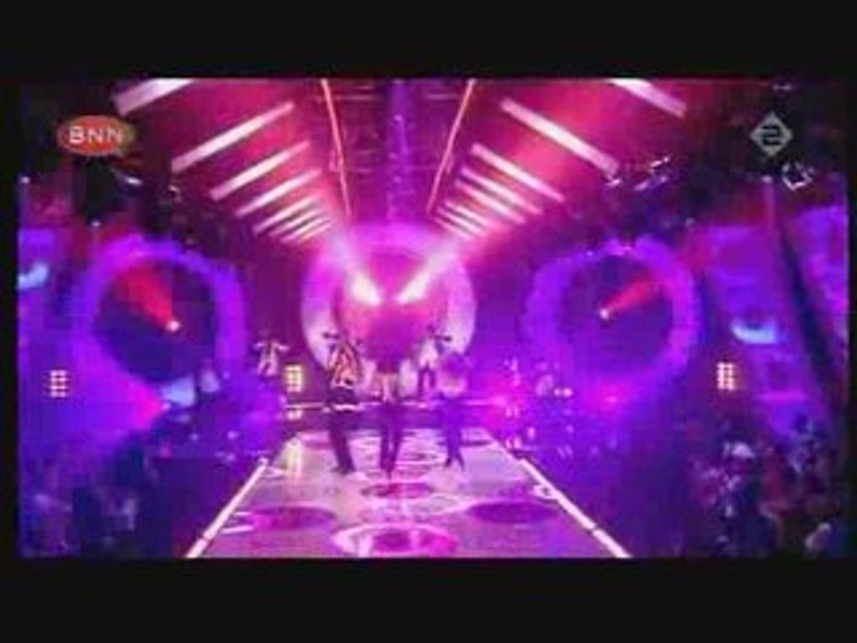 DC - Lose My Breath (Live @ TOTP 21.11.04)