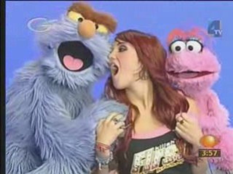 RBD invade Plaza Sesamo (A LAS 3)