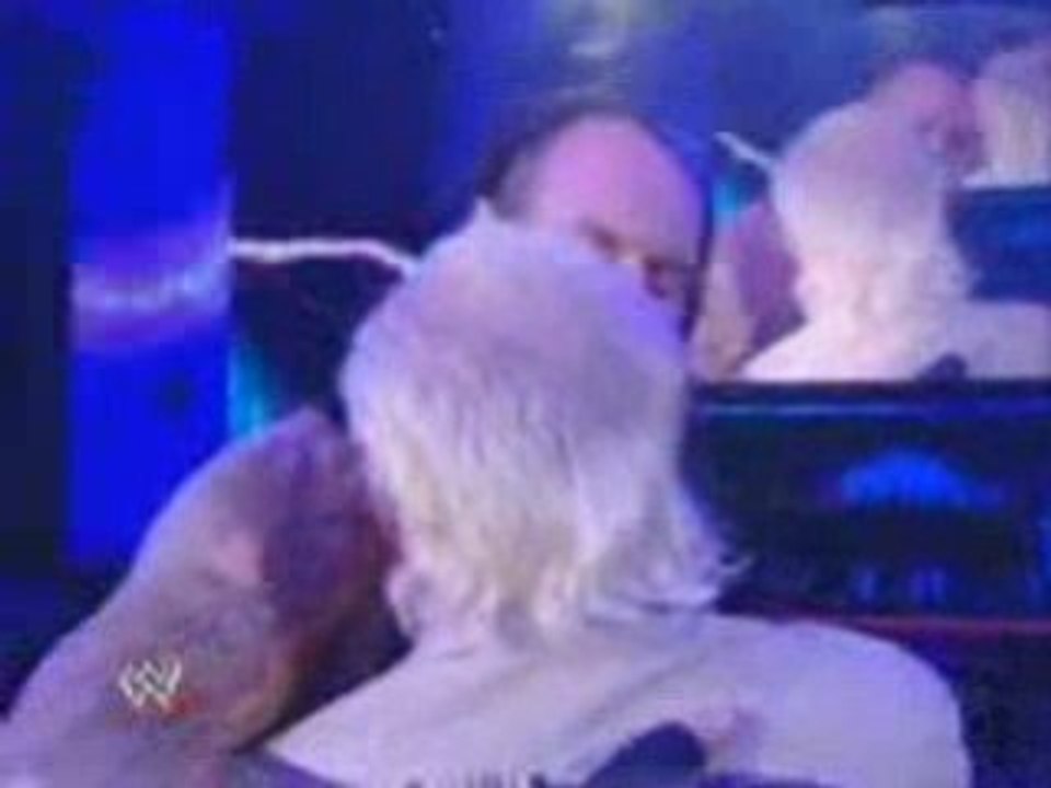 Undertaker dit adieur à Ric Flair.
