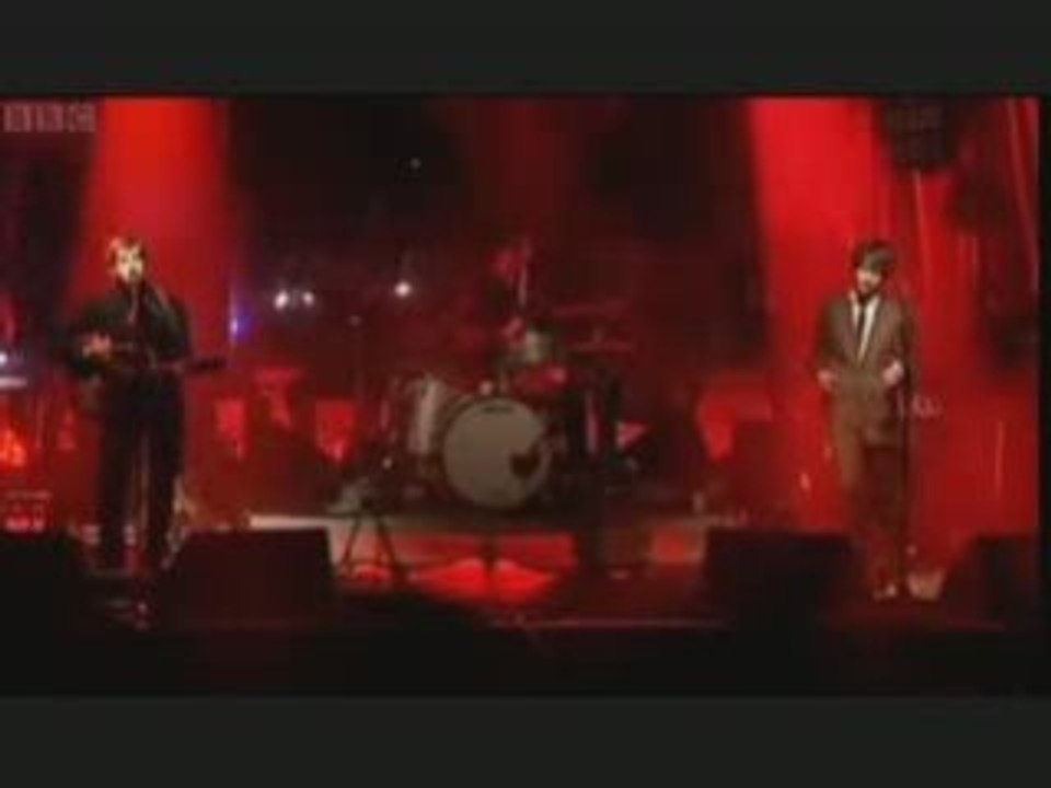 The Last Shadow Puppets - Standing Next To Me  Reading 2008