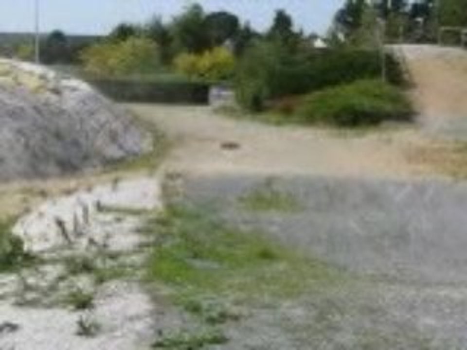 Rustler VXL sur piste BMX Partie 2