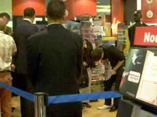 [24.09.08]Quentin dédicace au Virgin - 1