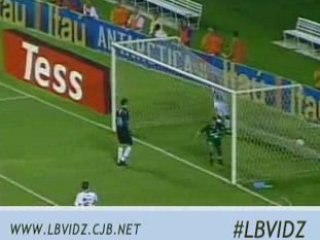 Golaço de Alex contra o São Paulo