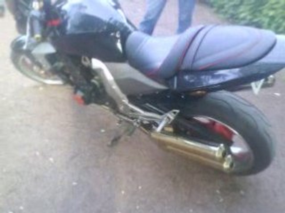 z1000