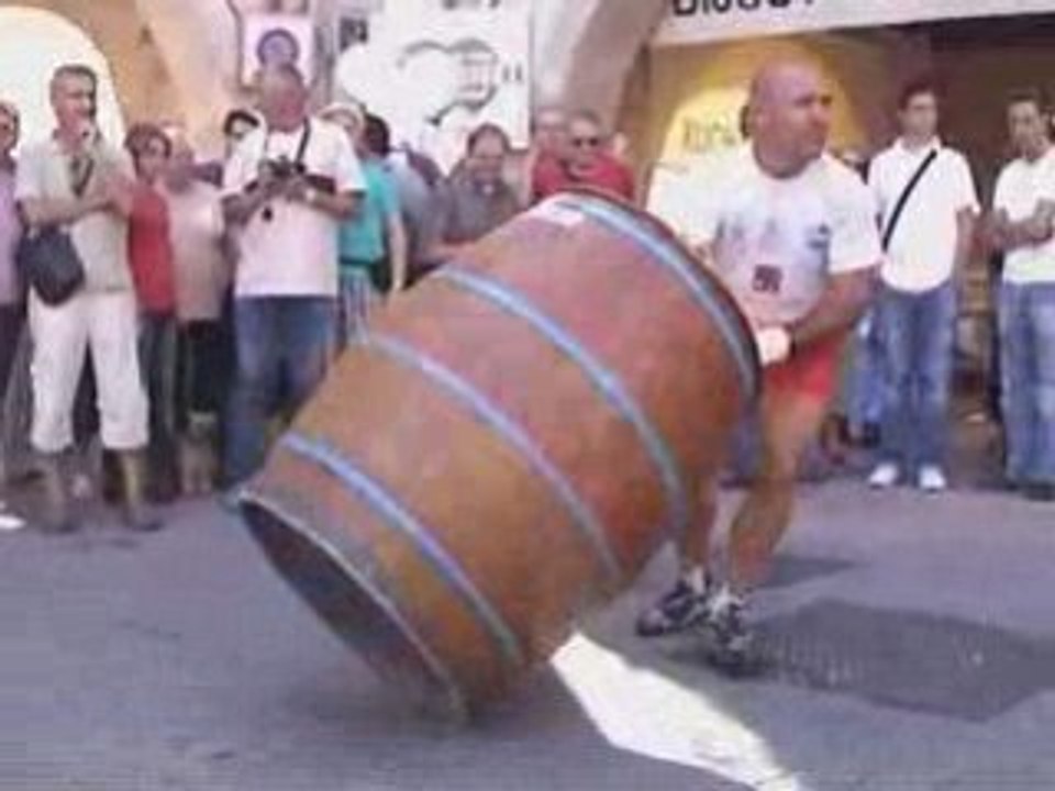 Les rouleurs de barriques du Lussacais 33