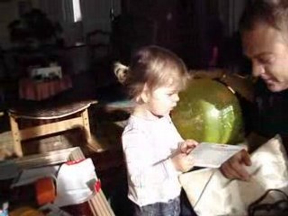 sofia et ses cadeaux (2 ans)