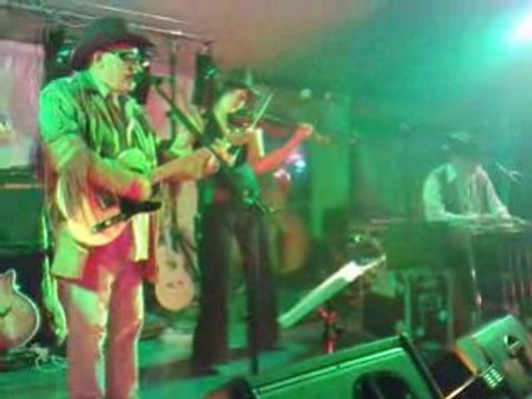 Rusty legs en concert à la foire de béré