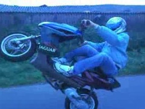 Nitro. Chute en wheeling