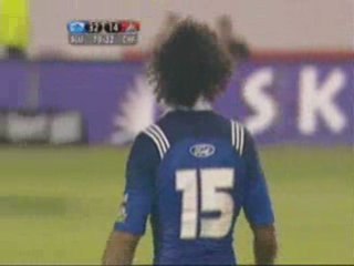 Sivivatu comes off second best after this big hit on Nacewa