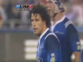 Howlett smashes Earl Rose