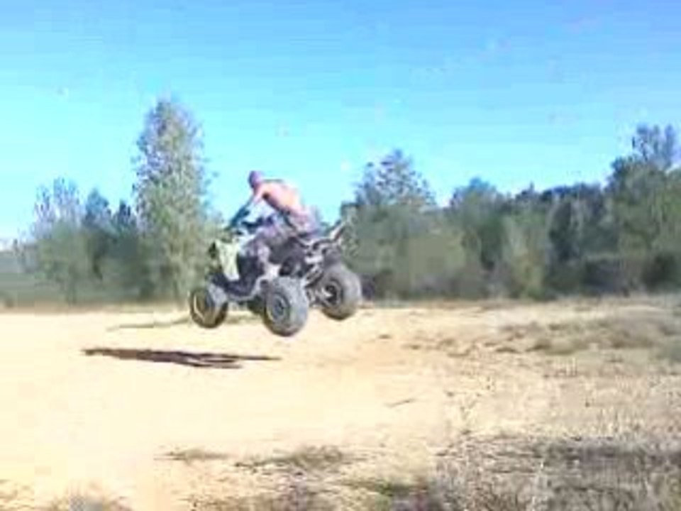 Sortie carriere quad 8 putin de saut