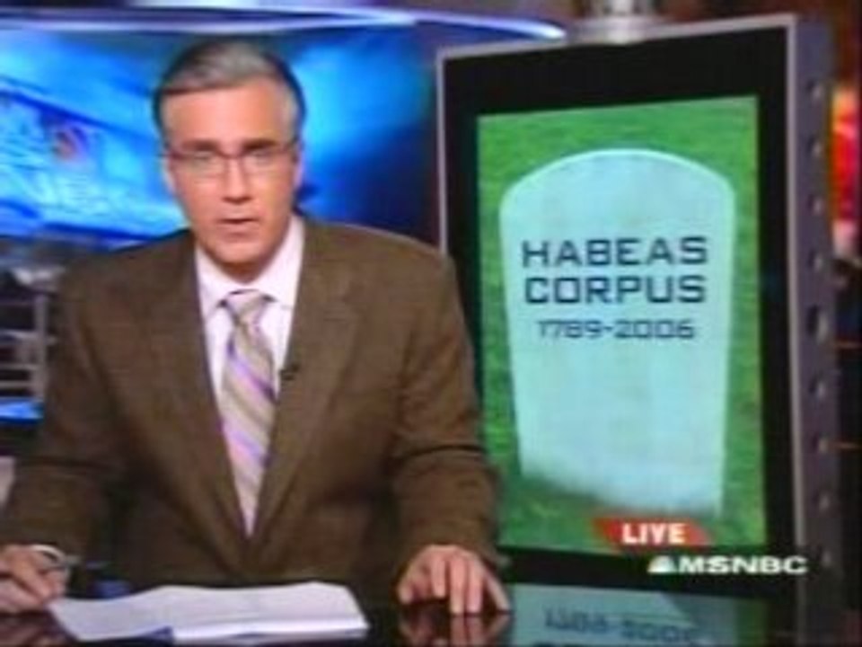 Bush dissoud la constitution US