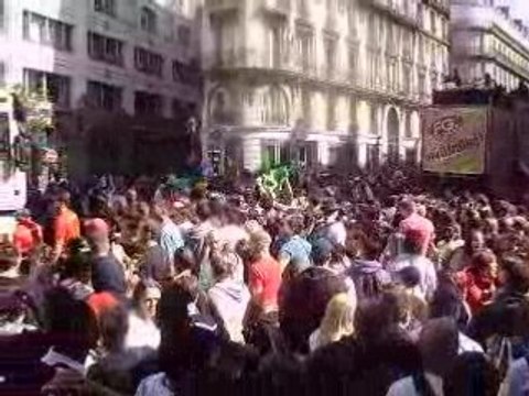 TECHNO PARADE 2008 PARIS EN DIRECT