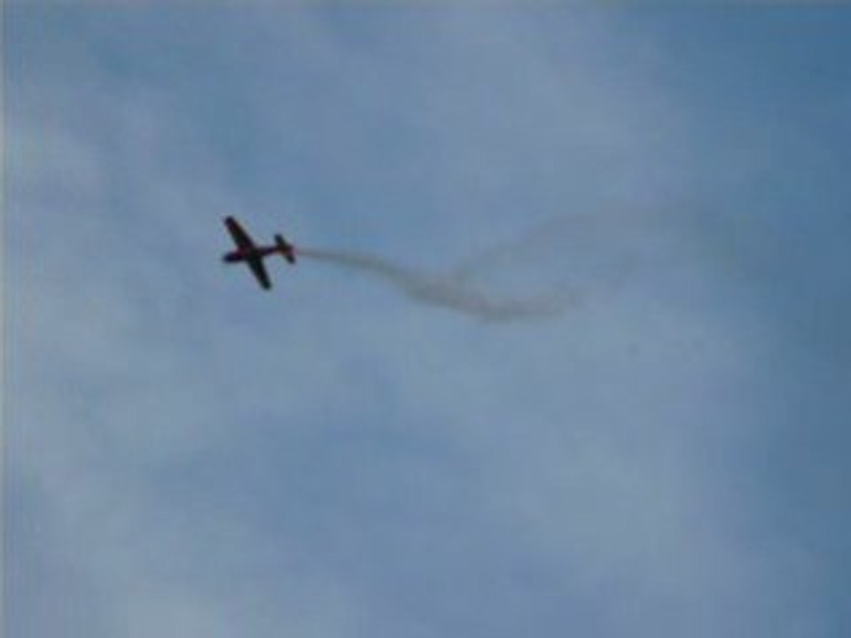 avion acrobaties Les Sables d'O.