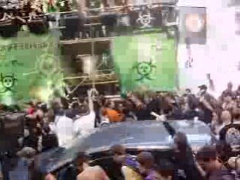 TECHNO PARADE 2008 AVEC BENNY BENASSI !