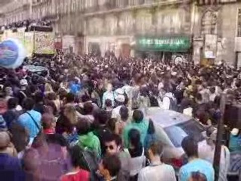 TECHNO PARADE 2008 PARIS AVEC BOB SINCLAR !