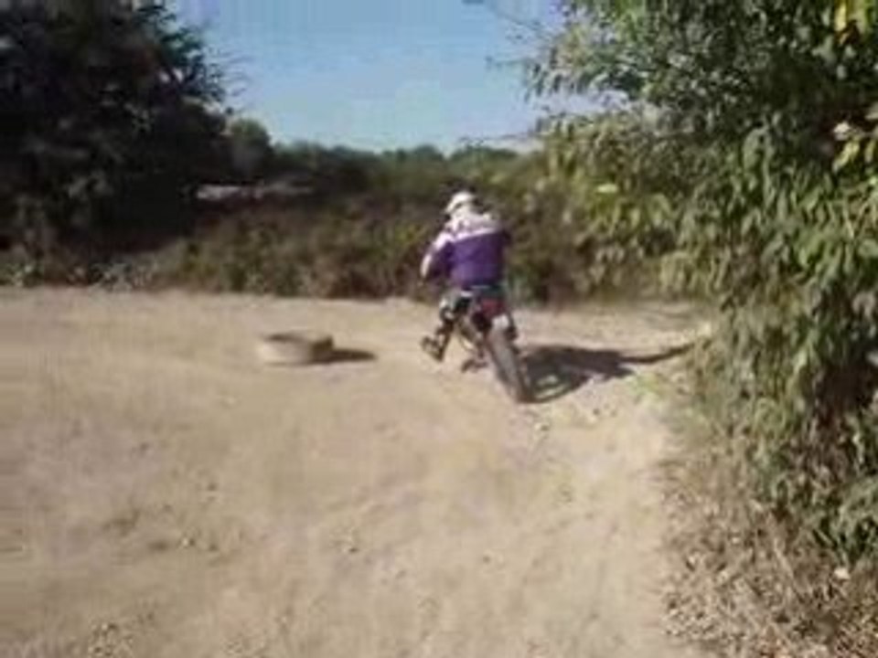 Perfite en singlais en la fantic( ex-herouvillettte moto)