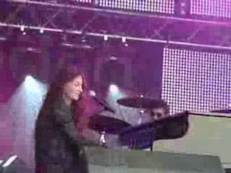 Balance Pauline allo le monde nrj in the park 2008