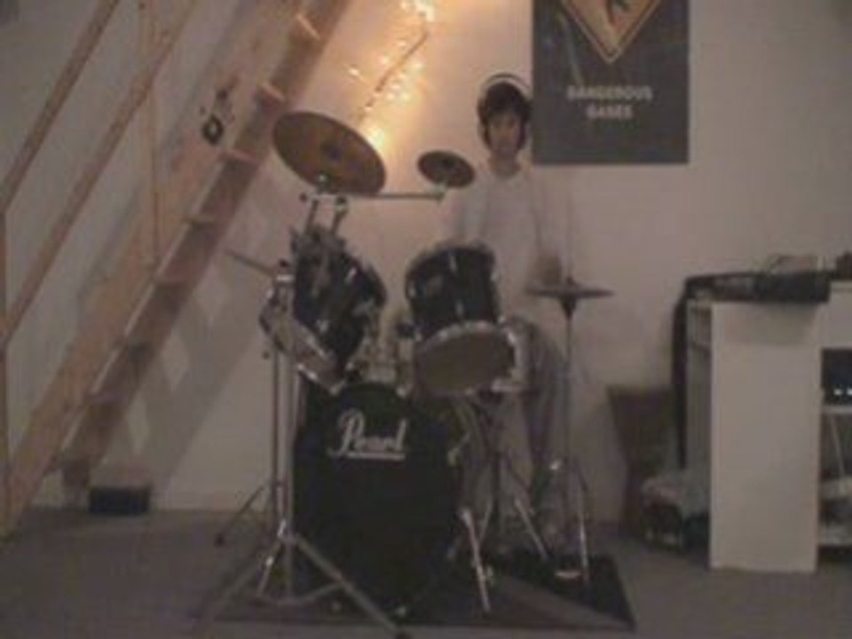 Simple Plan - Holding on