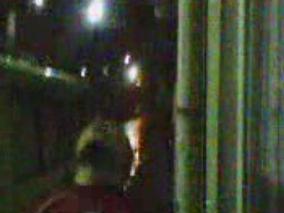 Tükürüğünü Havaya Atıp Yakalayan Genç