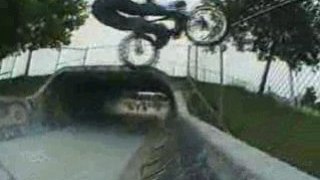 Van Homan part de PARTS a RIDE BMX video 2001
