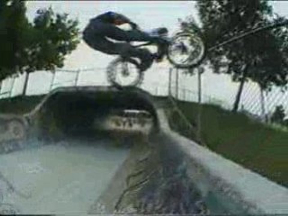 Van Homan part de PARTS a RIDE BMX video 2001
