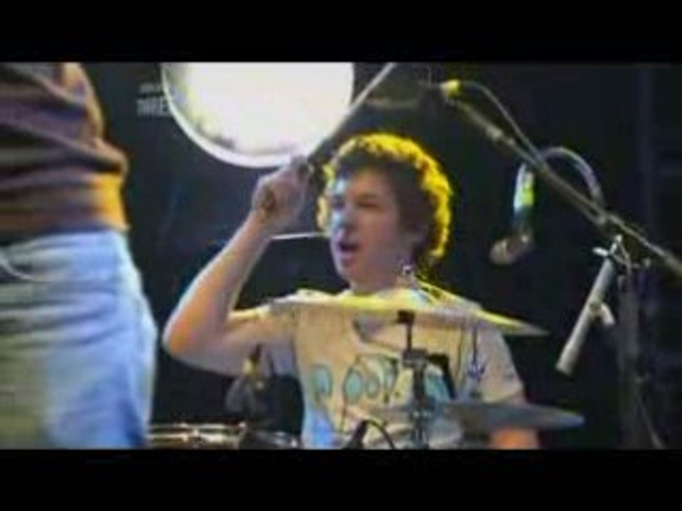 Arctic Monkeys - Leave Before The Lights Come On Reading06