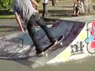 Ollie 180 sur pipe