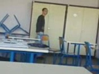 Remi qui dance (2)  ! Attention, cela peut etre choquant...