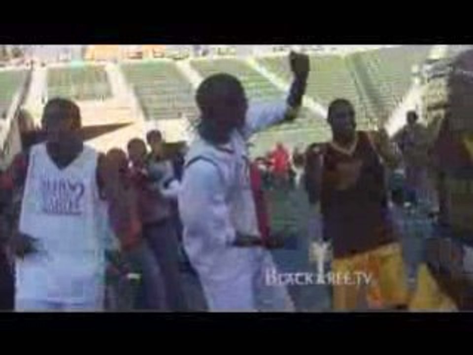 Snoop Dogg does Soulja Boy's Superman Dance @ B-Day Party,
